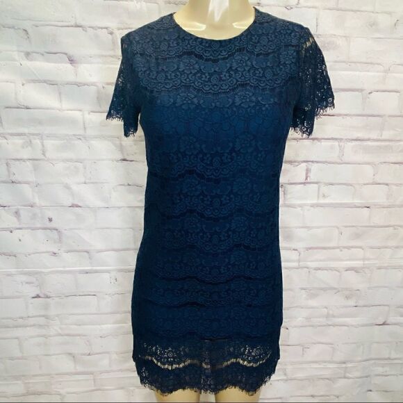 Lulu’s Love You For Eternity Navy Blue Lace Shift Dress size S - Picture 2 of 9